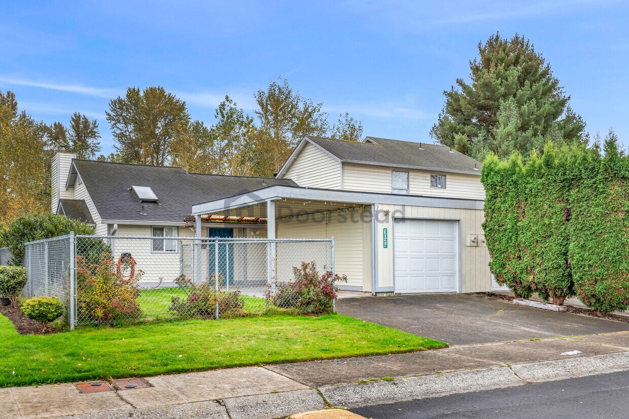 Primary Photo - 3024 M Dr NE