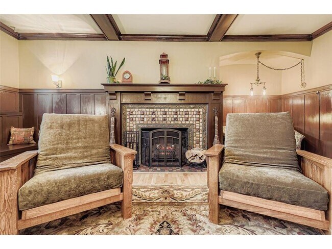 Foto del edificio - 2219 Pillsbury Ave