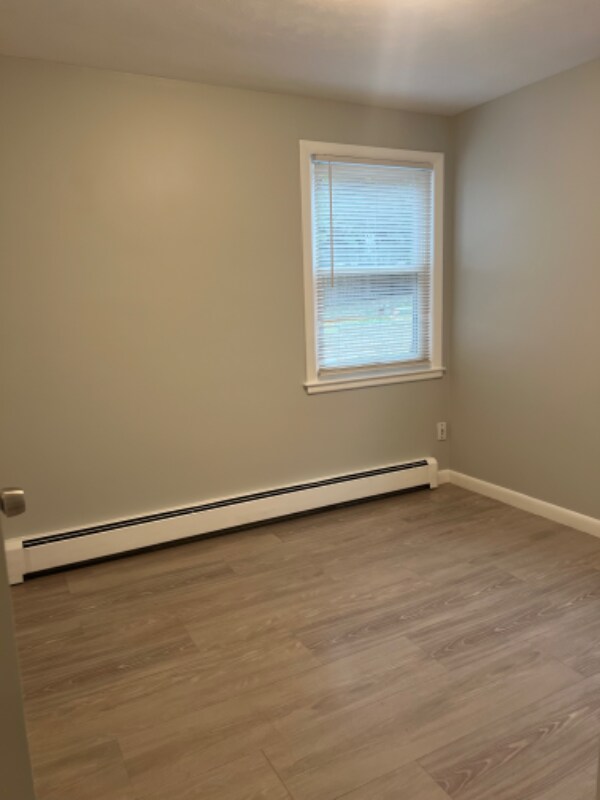 Building Photo - 26 Varney St