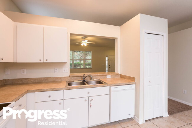 Building Photo - 6327 Bridgecrest Dr