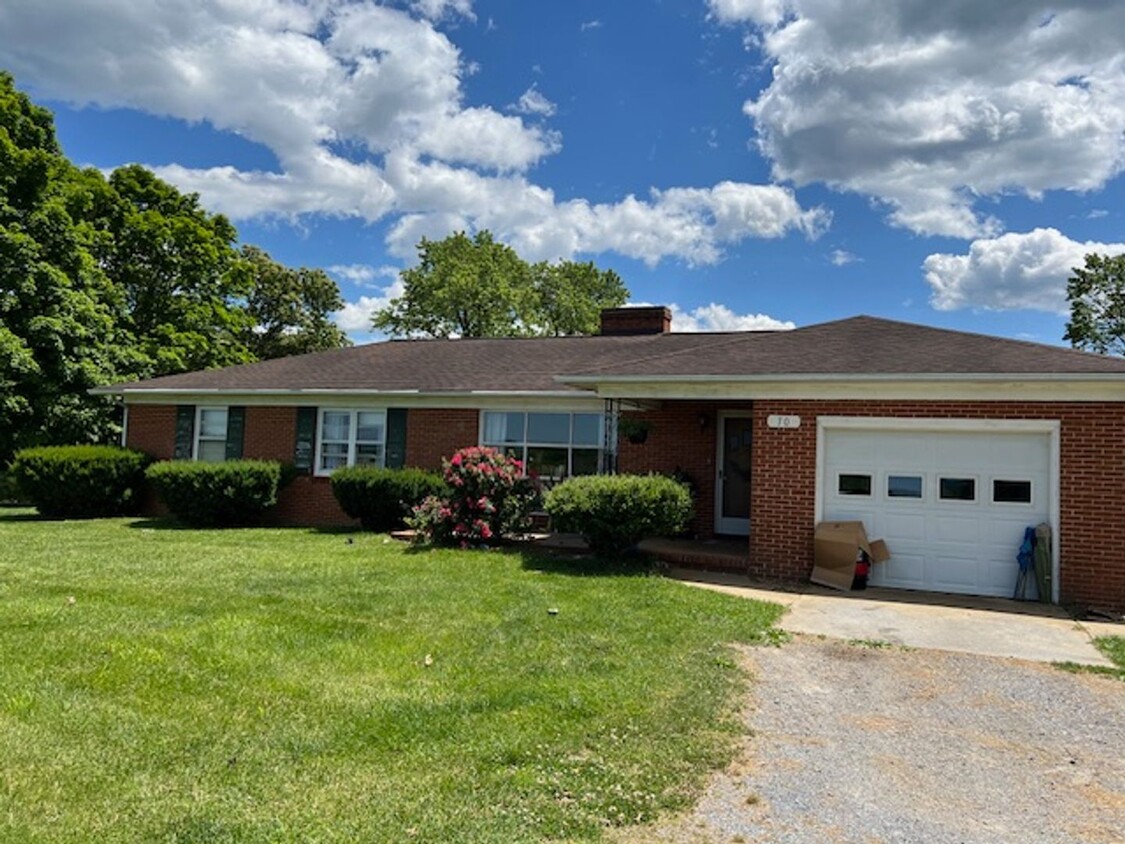 Foto principal - Ranch Style Home Located in Natural Bridge