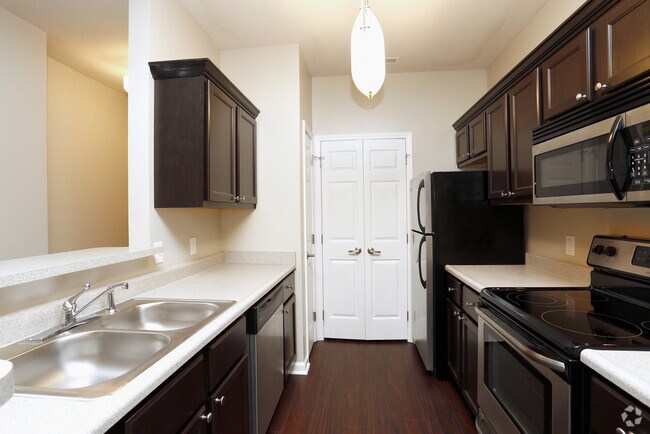 Cocina Fase II - Auburn Hills Apartments