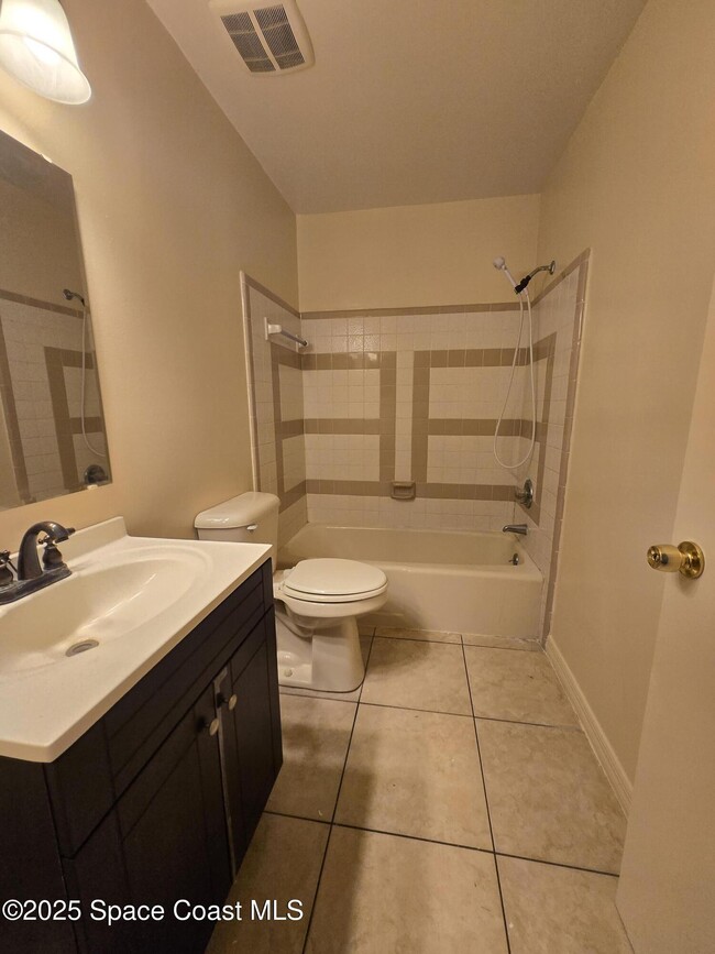 Building Photo - 843 Faull Dr