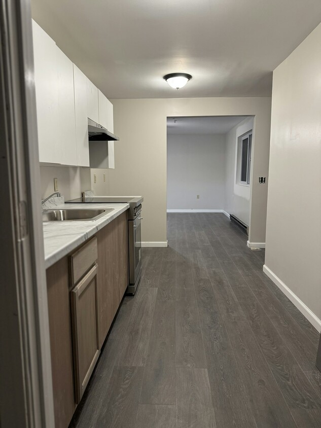 Foto principal - 355 S Main St