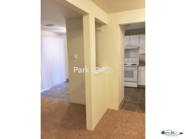 Foto del edificio - 2068 E 56th St