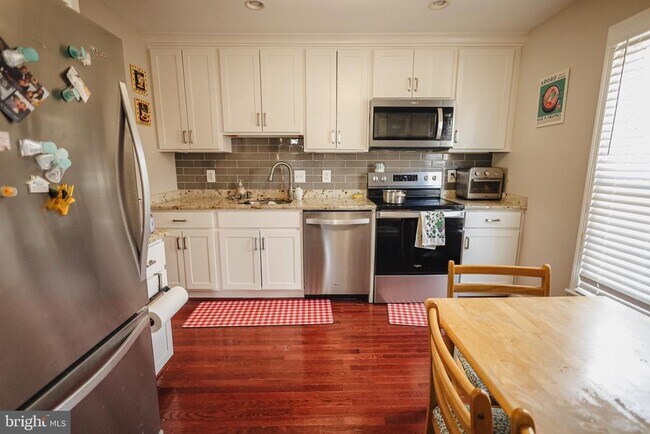Foto del edificio - 7857 Parthian Ct