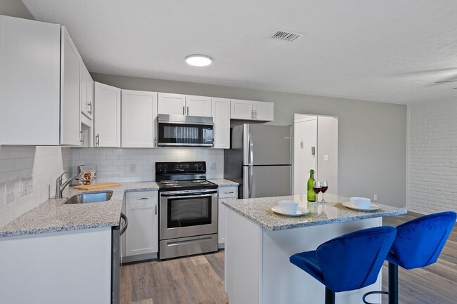 Interior Photo - 8Ninety at Loveland