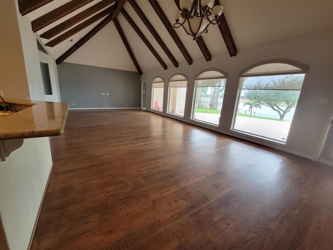 Building Photo - 210 Rio Grande Dr