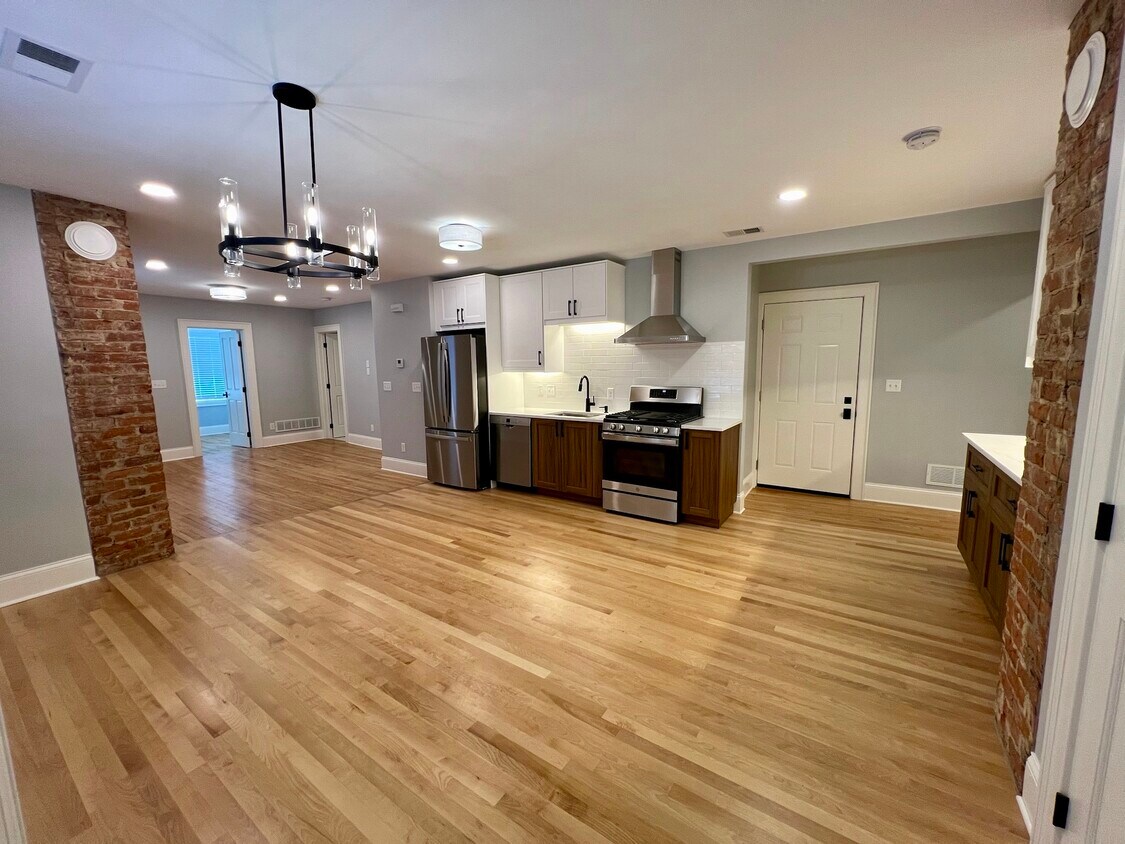 Kitchen/Dining - 1291 Lincoln Ave