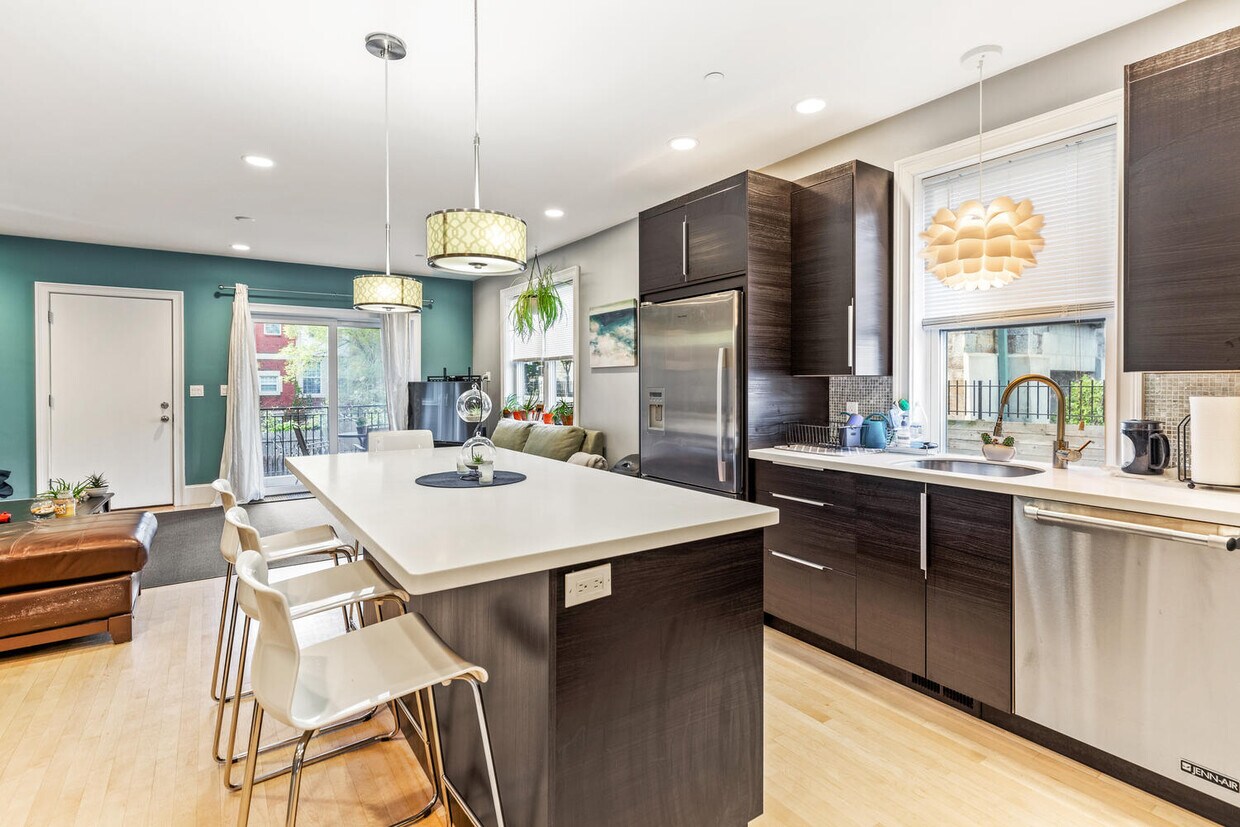 Foto principal - 230 Dorchester Ave