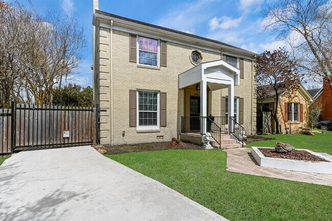 Building Photo - 6601 Park Ln