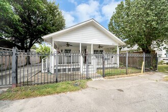 Building Photo - 311 N Milby St