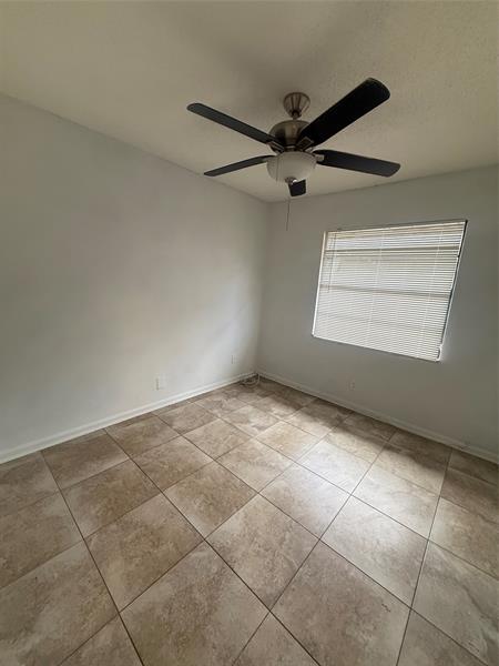 Foto del edificio - 7427 SW 13th St