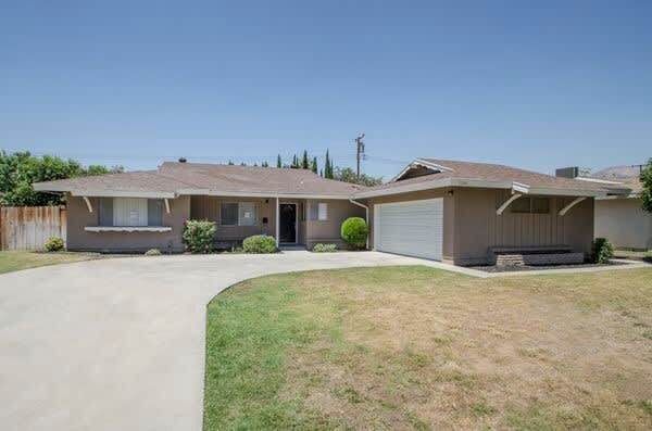 Primary Photo - 1234 Pumalo St