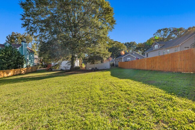 Foto del edificio - 1329 Walker Ave