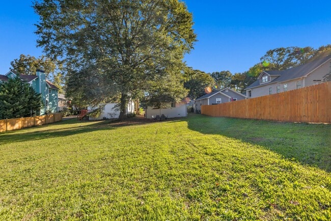 Building Photo - 1329 Walker Ave
