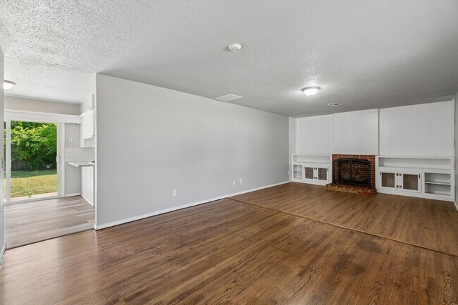 Foto del edificio - 2 bed, 1 bath home in Moore, OK