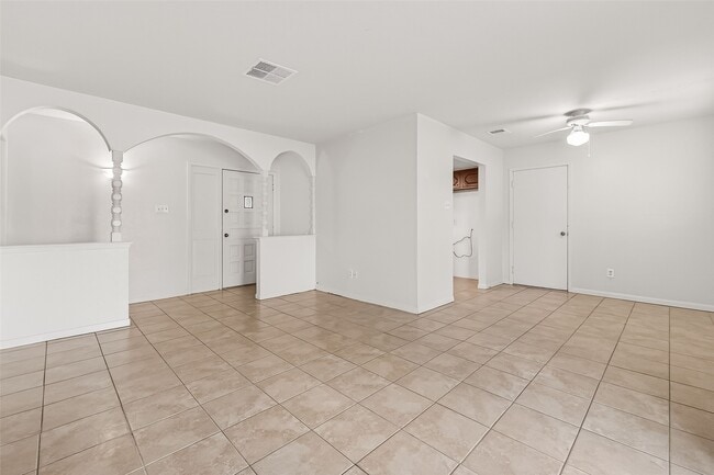 Building Photo - 9302 Eblen Dr