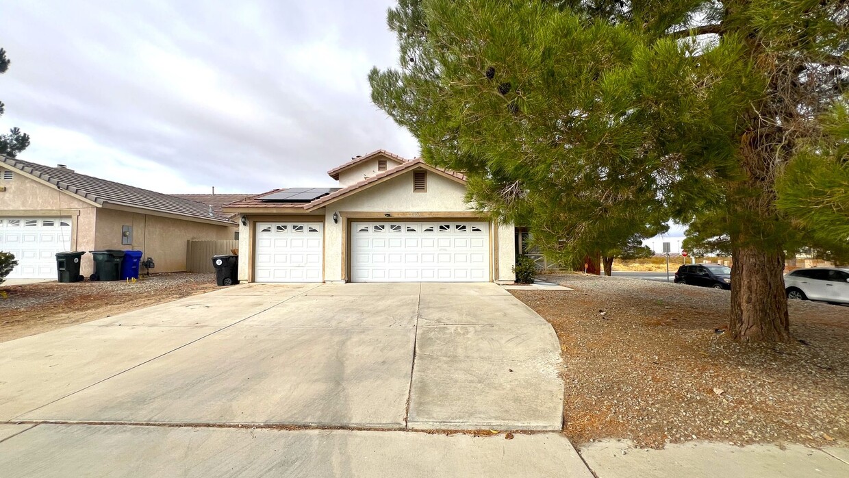 Primary Photo - 4 Bed, 3 Bath Adelanto Home!!!