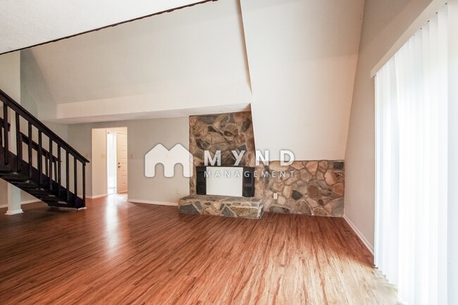 Foto del edificio - 12208 Rock Canyon Dr