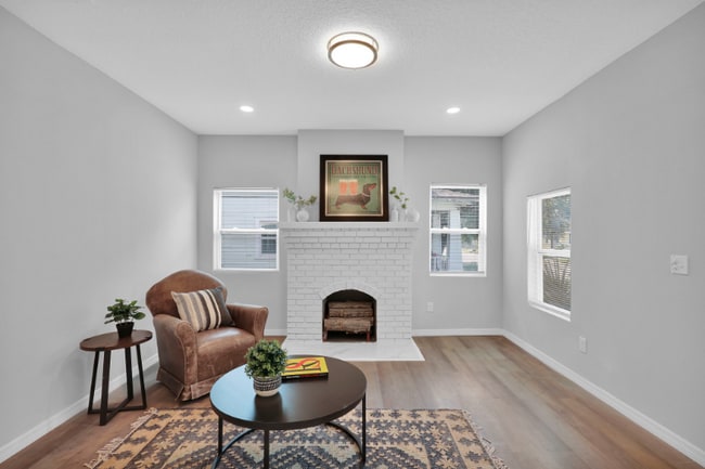 Foto del edificio - 405 W 19th St