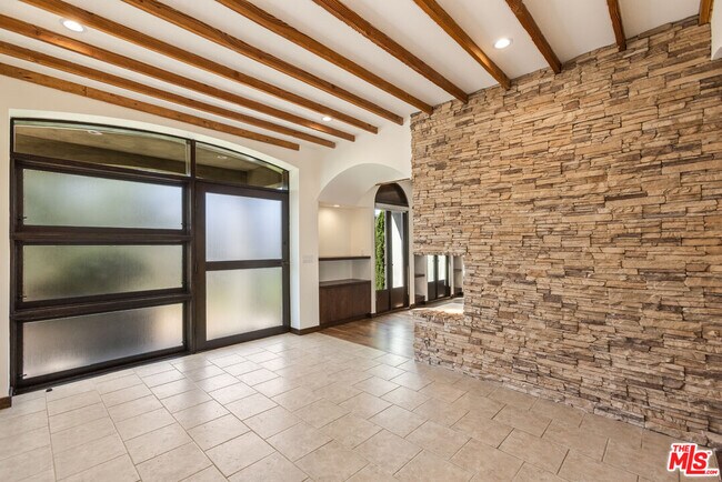Foto del edificio - 218 Sunridge St