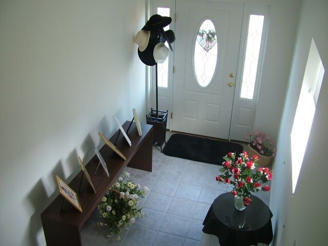 Beautiful entrance foyer - 46 Parker Ave