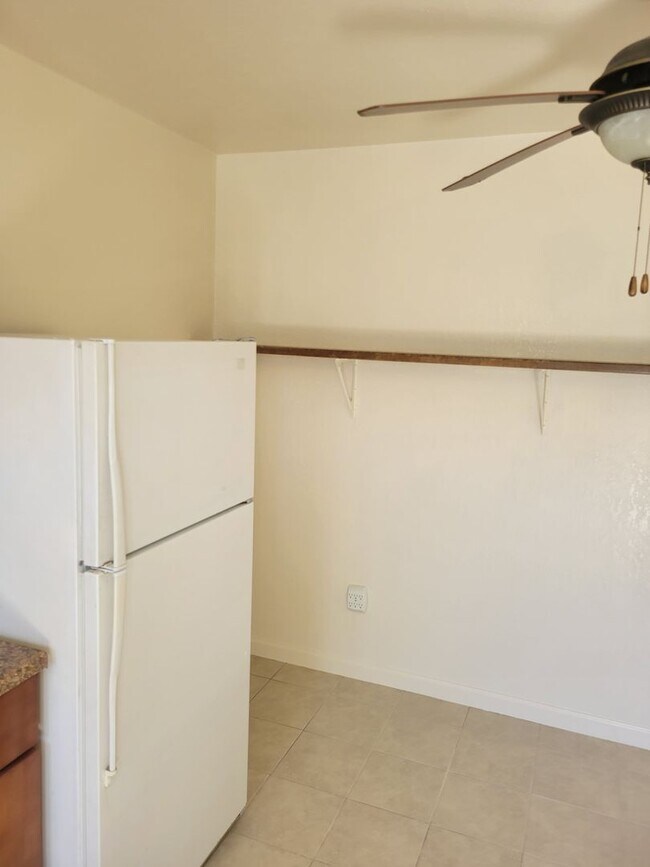 Building Photo - Really nice and cozy 1 bedroom Cottage.