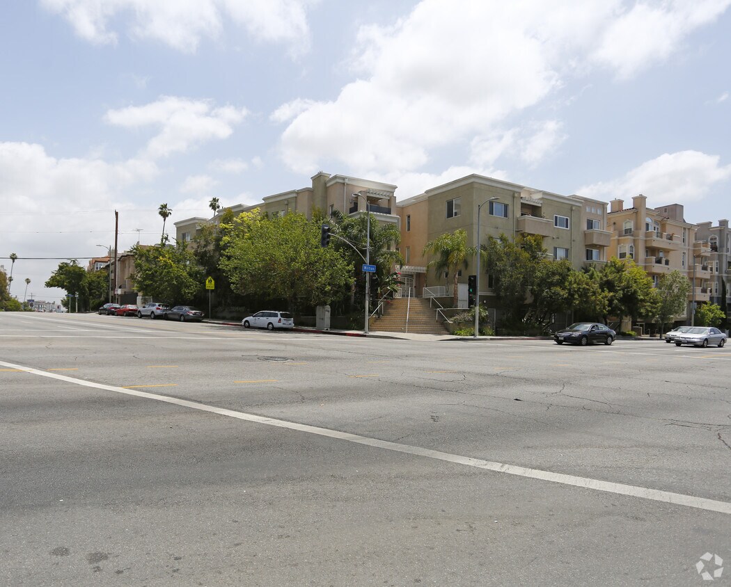 Primary Photo - 602 S Wilton Pl