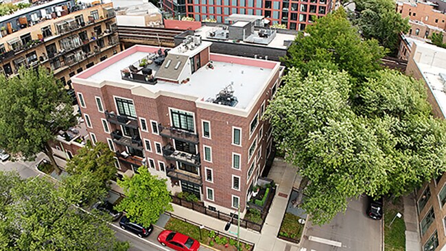 Foto del edificio - 2501 N Sheffield Ave
