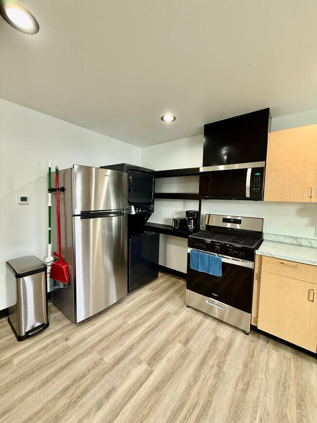 Foto del edificio - 46860 Isaak Rd