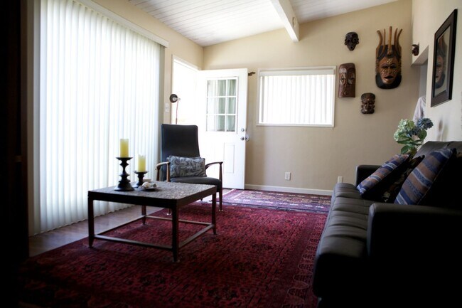 Foto del edificio - **Coastal Charm in Central Encinitas – 2 B...