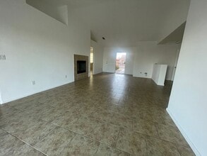 Building Photo - 16349 Appletree Ln