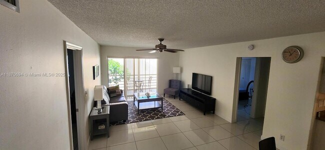 Foto del edificio - 959 SE 2nd Ave