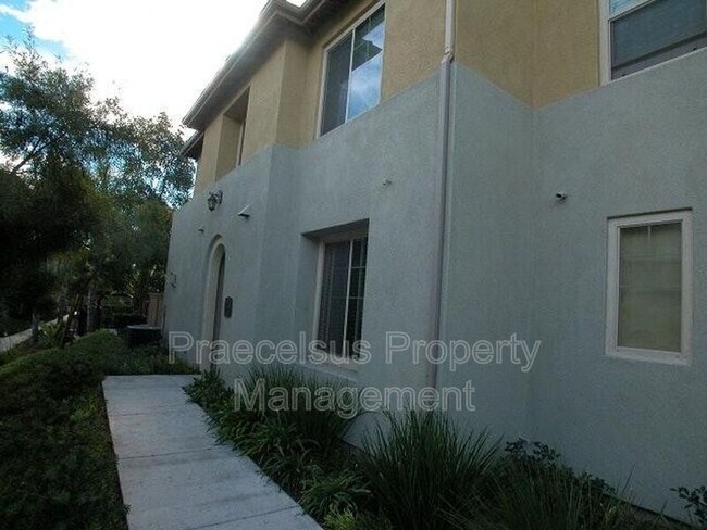 Building Photo - 1724 Rolling Water Dr