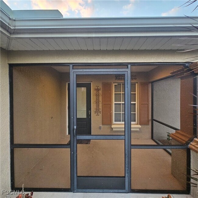 Foto del edificio - 842 Da Vinci Ave S