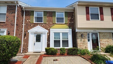 Building Photo - 648 Hustings Ct Ln