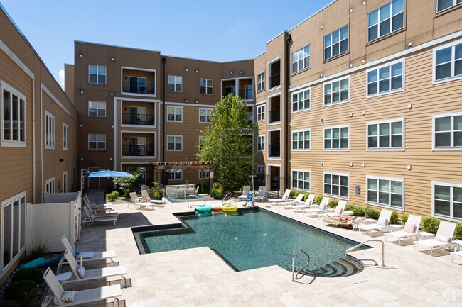 Pool - Vanguard Heights