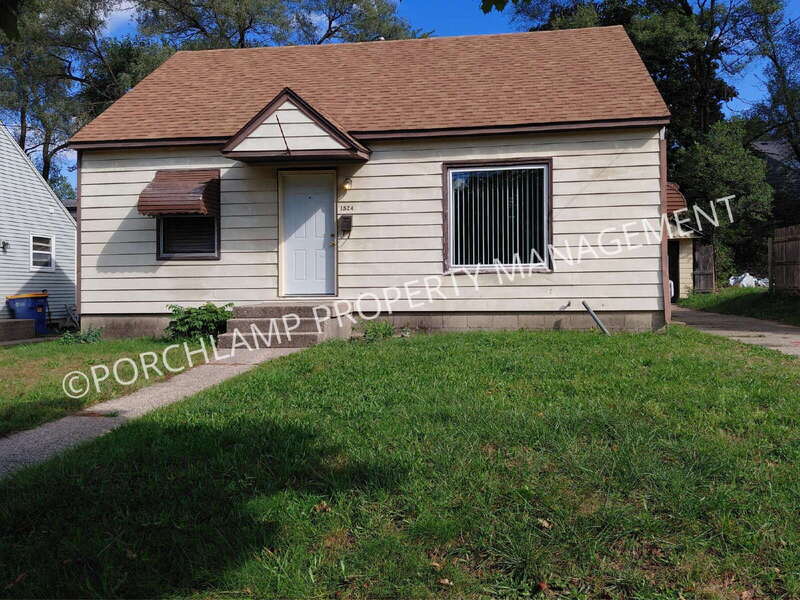 Primary Photo - 1524 Edward Ave SE