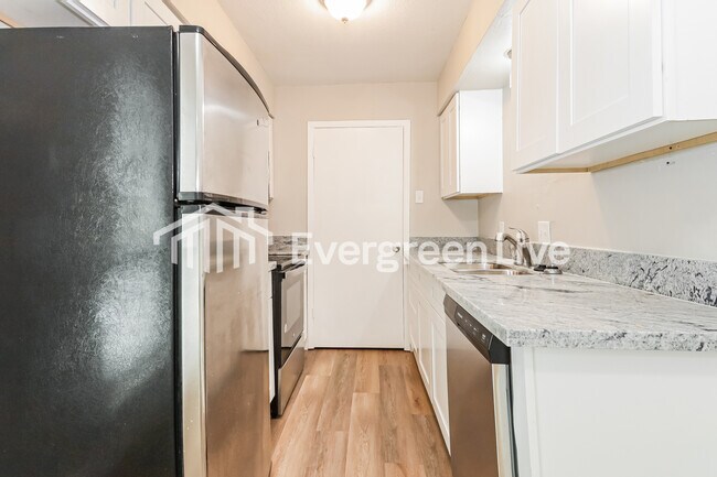 Foto del edificio - 816 Jack St