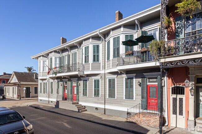 Foto del edificio - 803-809 Burgundy St