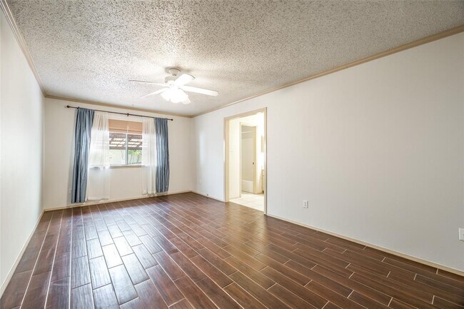 Foto del edificio - 1006 Silbury Dr