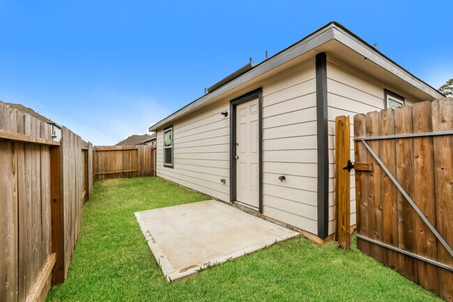 Building Photo - 13413 Musky Dr