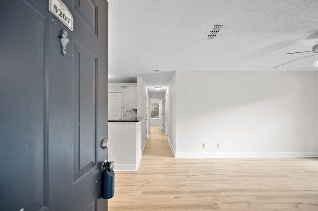 Building Photo - 5207 Santa Fe Pkwy