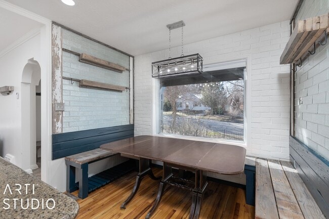 Foto del edificio - Coming Early July – Charming East Bench Ho...