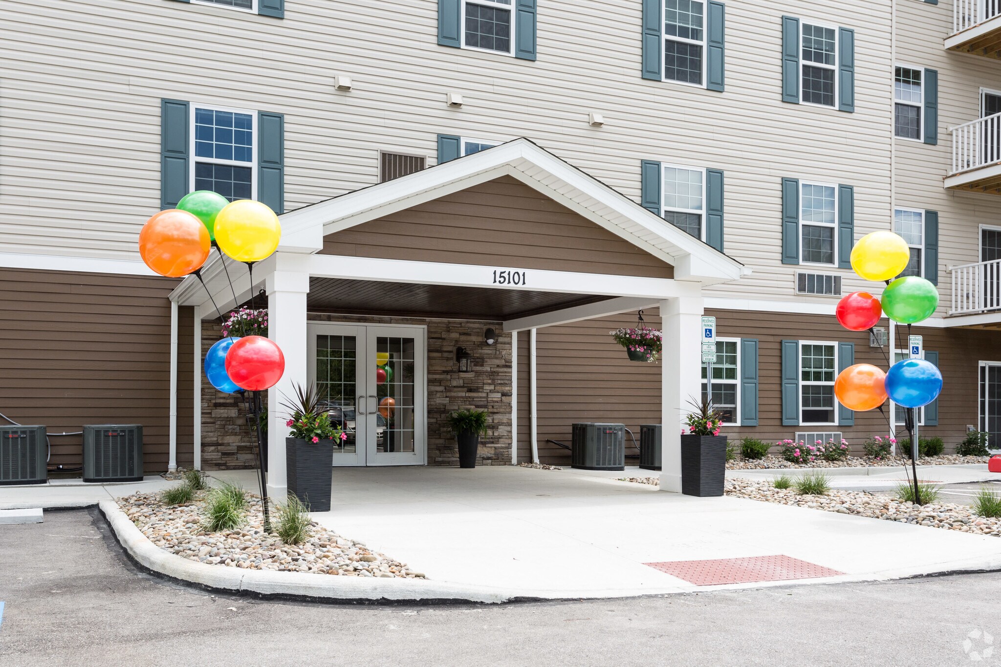 Southpark Square Senior Apartments – photo 2