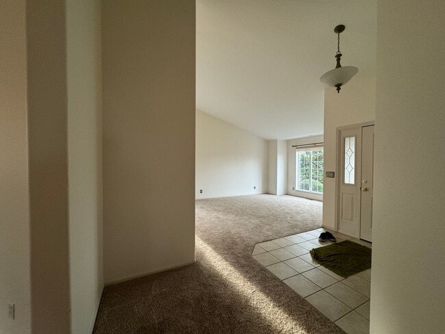 Building Photo - 3 bedroom 2 bath home in Sutherlin