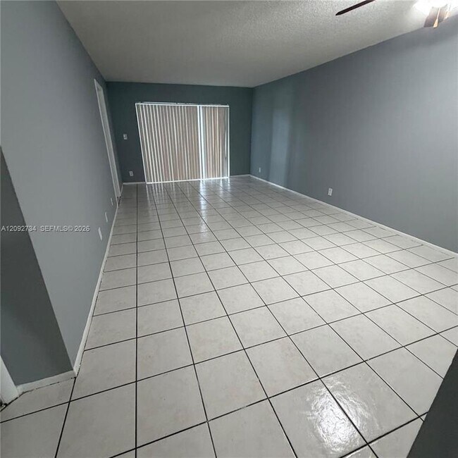 Building Photo - 7901 Colony Cir S