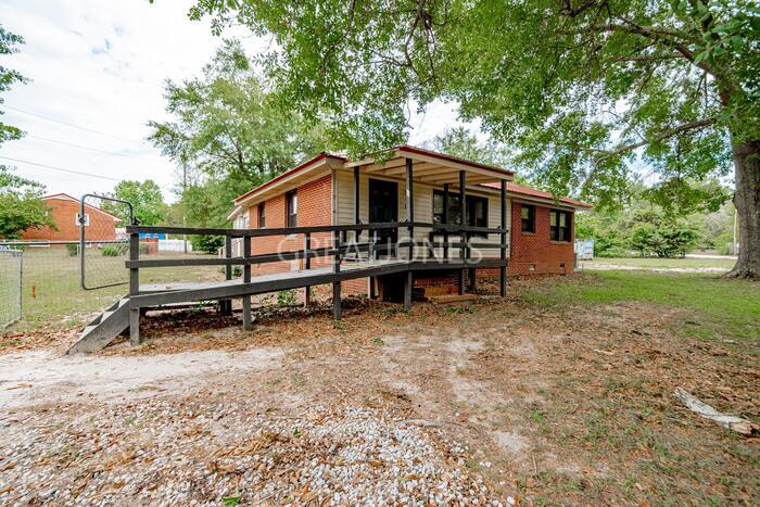 Primary Photo - 15 Ridgecrest Rd