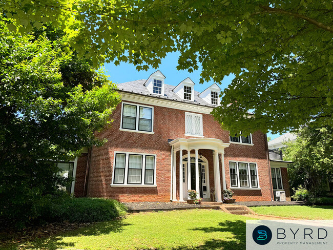 Building Photo - 712 Westover Rd